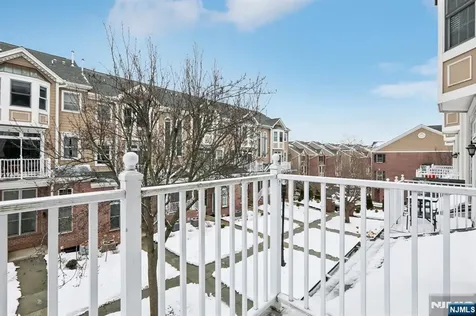 273 Roslyn Court West New York NJ 07093