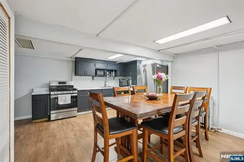 84 Richmond Street Lodi NJ 07644