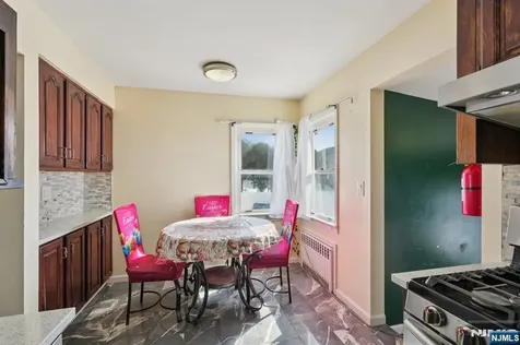 84 Richmond Street Lodi NJ 07644