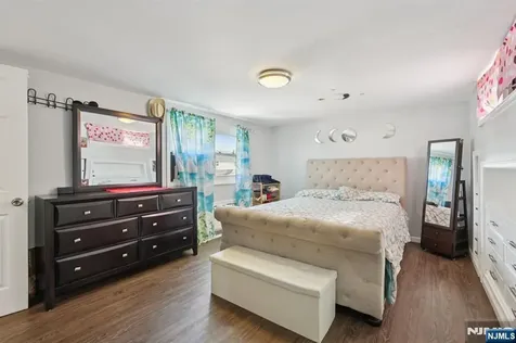 84 Richmond Street Lodi NJ 07644