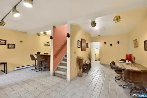 776 N 6th Street Newark NJ 07114