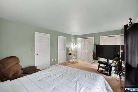 776 N 6th Street Newark NJ 07114