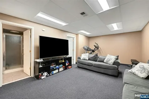 288 Schley Place Teaneck NJ 07666