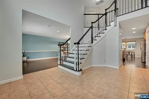 288 Schley Place Teaneck NJ 07666