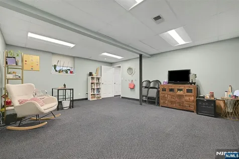 288 Schley Place Teaneck NJ 07666