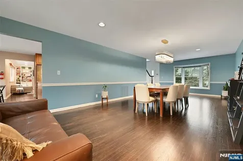 288 Schley Place Teaneck NJ 07666
