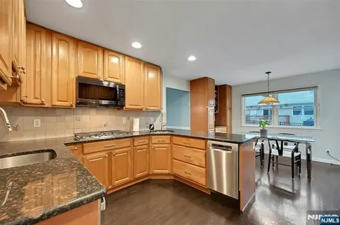 288 Schley Place Teaneck NJ 07666