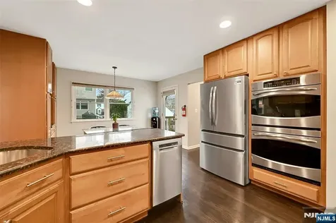 288 Schley Place Teaneck NJ 07666