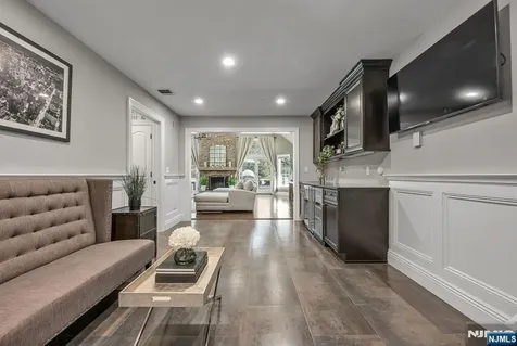 36 Clearwater Drive Ho-ho-kus NJ 07423
