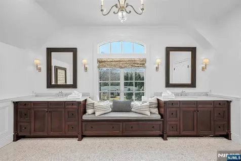 36 Clearwater Drive Ho-ho-kus NJ 07423