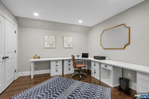 36 Clearwater Drive Ho-ho-kus NJ 07423