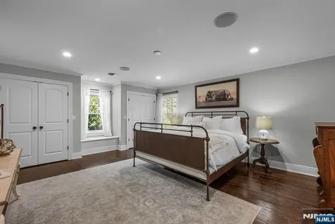 36 Clearwater Drive Ho-ho-kus NJ 07423