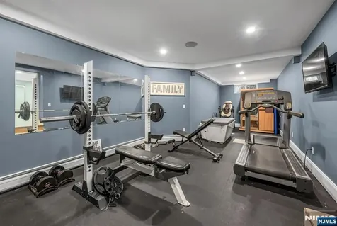 36 Clearwater Drive Ho-ho-kus NJ 07423