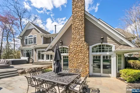 36 Clearwater Drive Ho-ho-kus NJ 07423