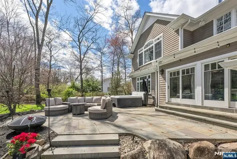 36 Clearwater Drive Ho-ho-kus NJ 07423