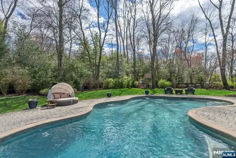 36 Clearwater Drive Ho-ho-kus NJ 07423
