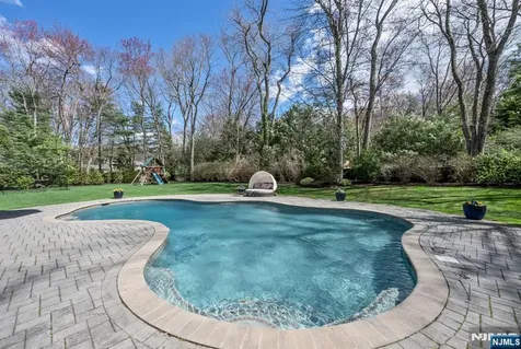 36 Clearwater Drive Ho-ho-kus NJ 07423