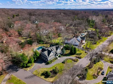 36 Clearwater Drive Ho-ho-kus NJ 07423