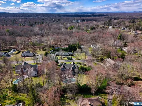 36 Clearwater Drive Ho-ho-kus NJ 07423