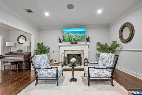 36 Clearwater Drive Ho-ho-kus NJ 07423
