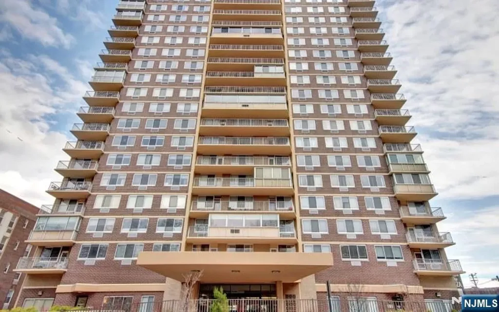 2150 Center Fort Lee NJ 07024
