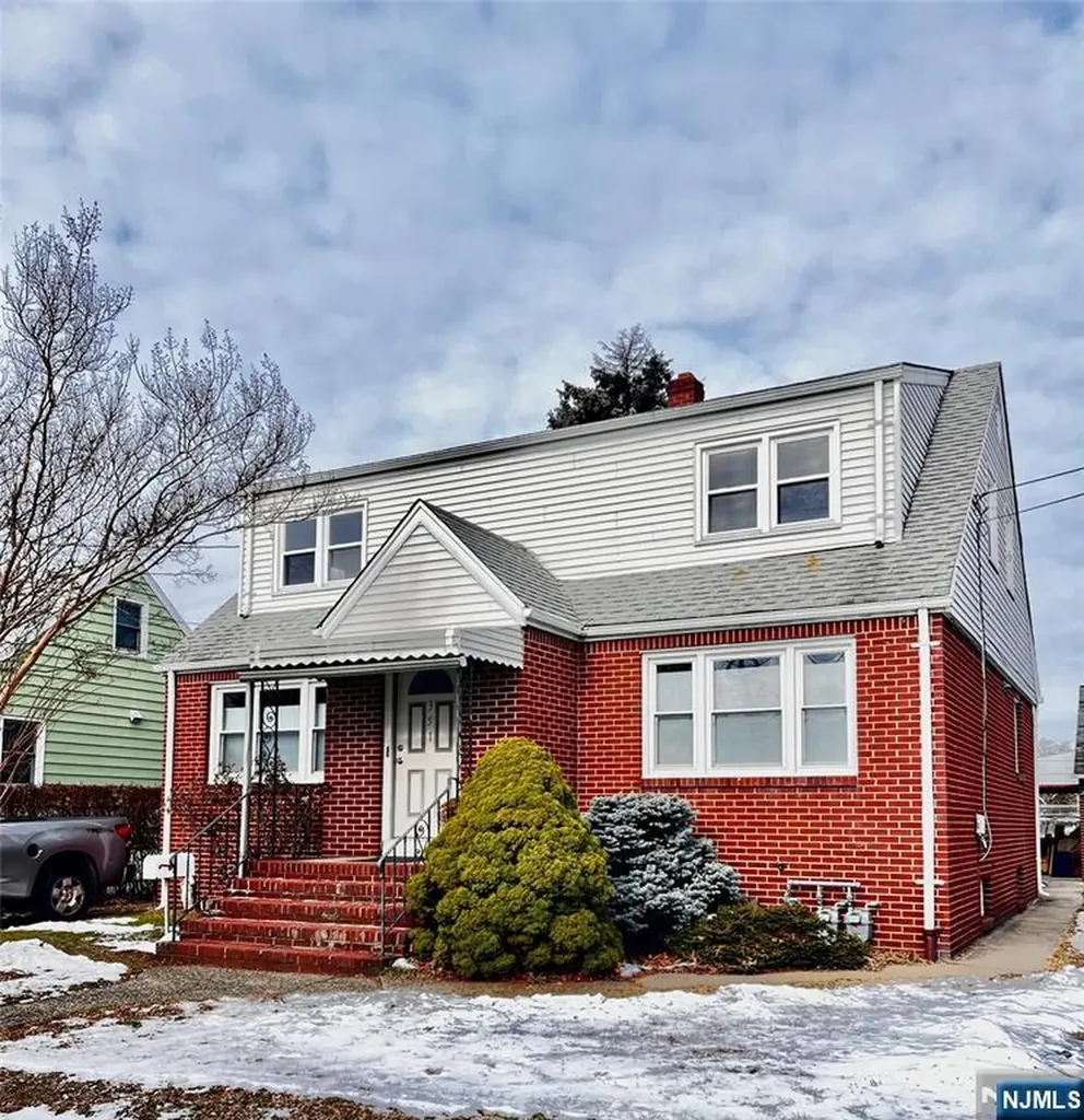 351 Capitol Street Saddle Brook NJ 07663