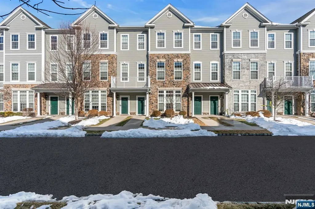 17 Jasmine Lane Garfield NJ 07026