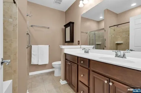17 Jasmine Lane Garfield NJ 07026