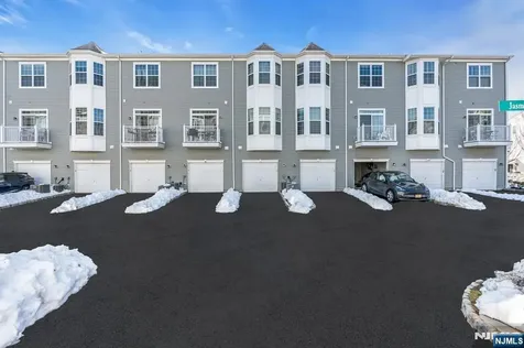 17 Jasmine Lane Garfield NJ 07026