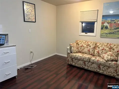 40 Poplar Lodi NJ 07644