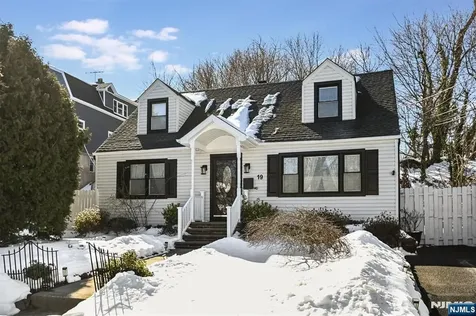 19 Glendale Street Nutley NJ 07110