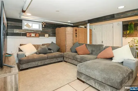 19 Glendale Street Nutley NJ 07110