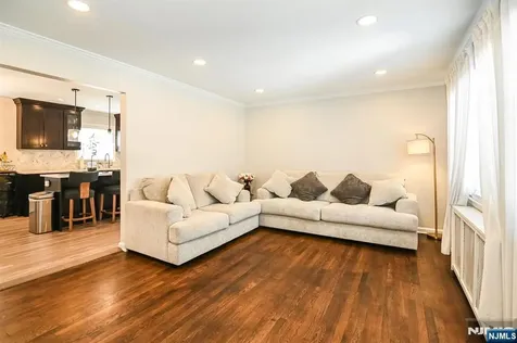 19 Glendale Street Nutley NJ 07110