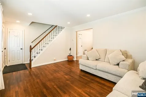19 Glendale Street Nutley NJ 07110