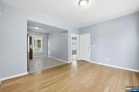38 Mapes Avenue Newark NJ 07112