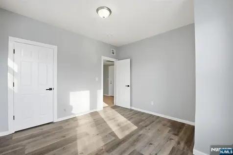 38 Mapes Avenue Newark NJ 07112