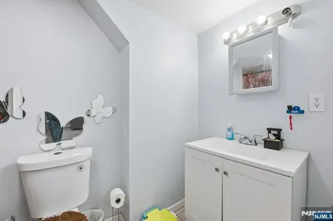 38 Mapes Avenue Newark NJ 07112