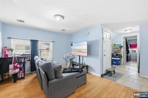 38 Mapes Avenue Newark NJ 07112