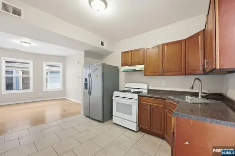 38 Mapes Avenue Newark NJ 07112
