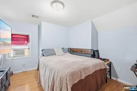 38 Mapes Avenue Newark NJ 07112