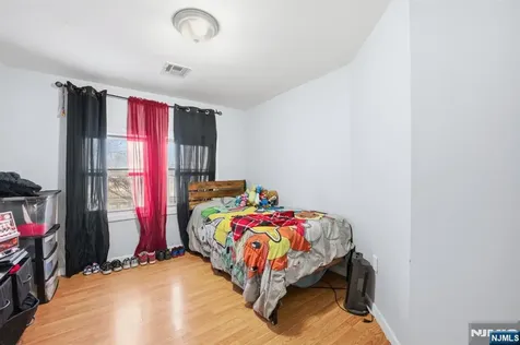 38 Mapes Avenue Newark NJ 07112