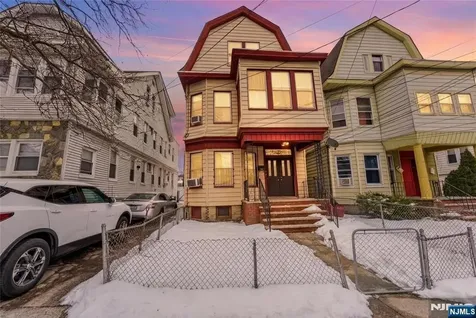 34 Leo Place Newark NJ 07108