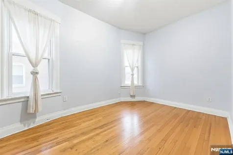 34 Leo Place Newark NJ 07108