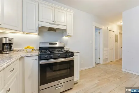 34 Leo Place Newark NJ 07108