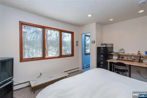12 Ledgewood Trail Kinnelon Borough NJ 07405