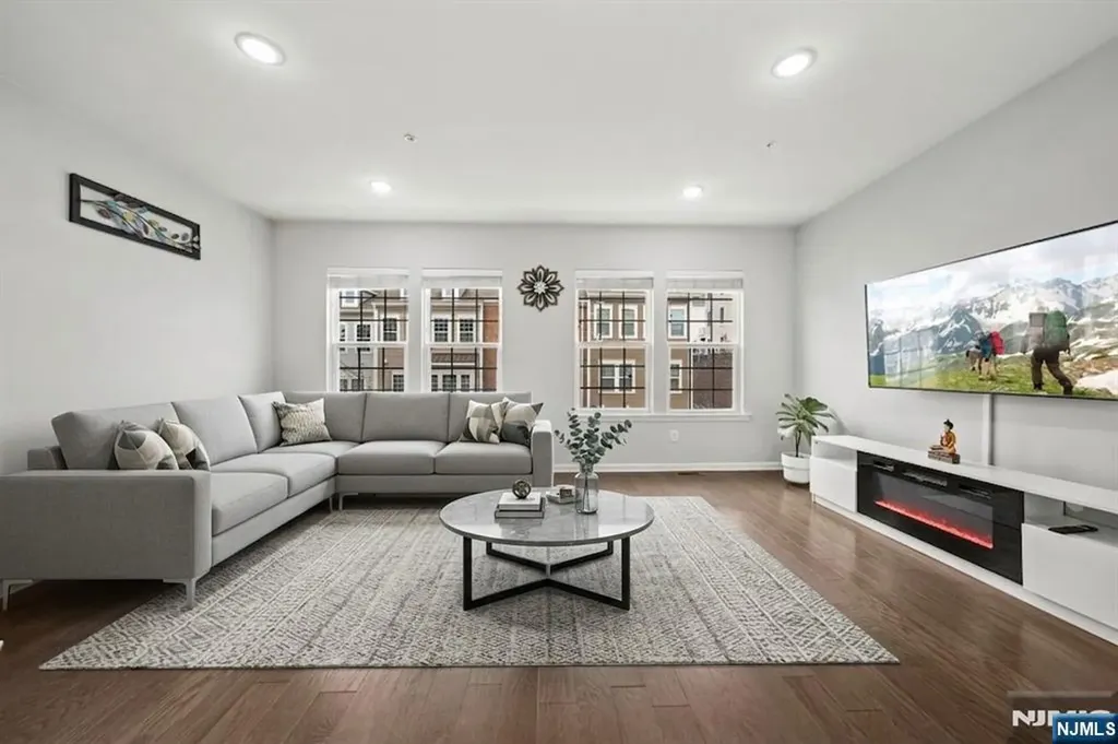 129 Truman Drive Wood Ridge NJ 07075