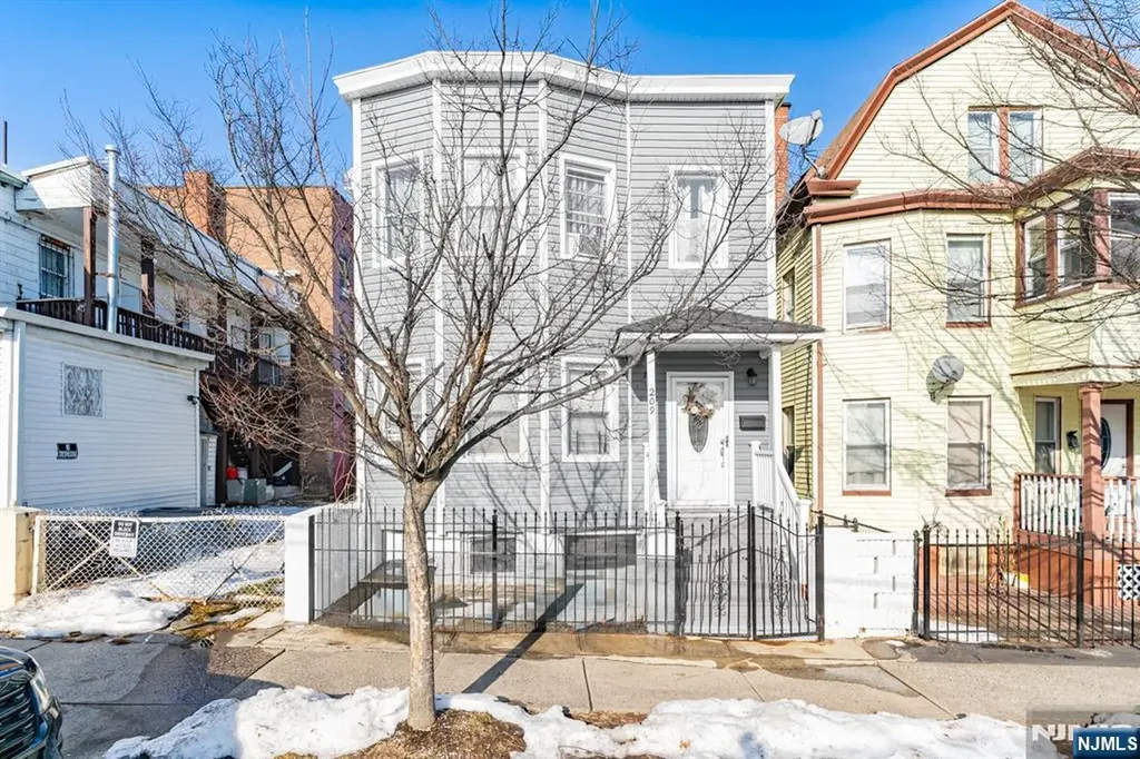 209 Taylor Street Orange NJ 07050