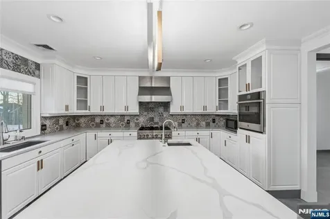 99 Ogle Road Old Tappan NJ 07675