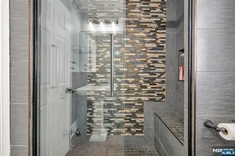 15 Furrey Place Paterson NJ 07522