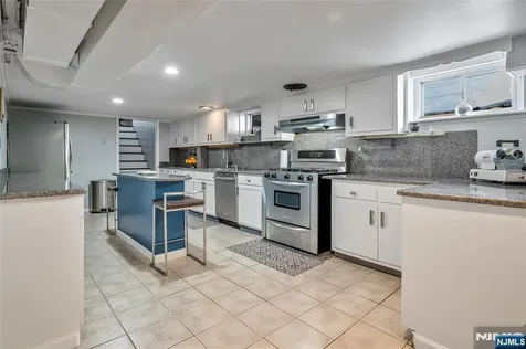 15 Furrey Place Paterson NJ 07522